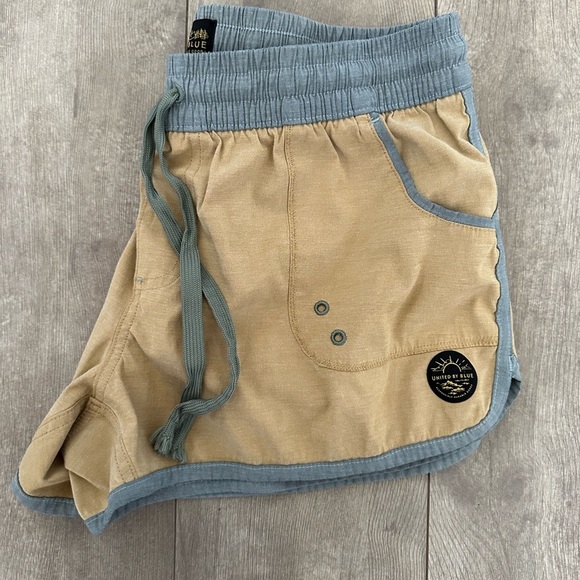 Rare United By Blue Women’s Athletic shorts size small - Picture 14 of 16